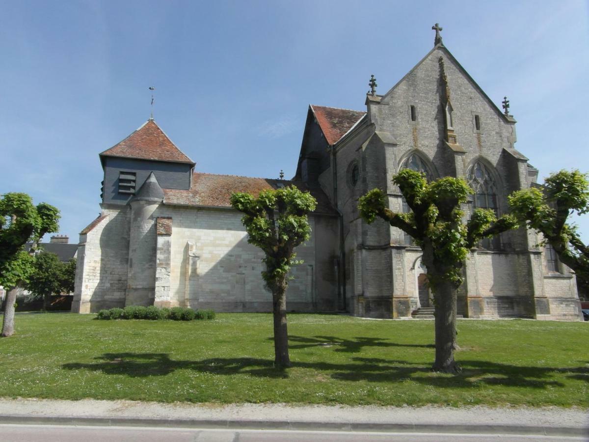 Le Breuil Hotel Piney Luaran gambar